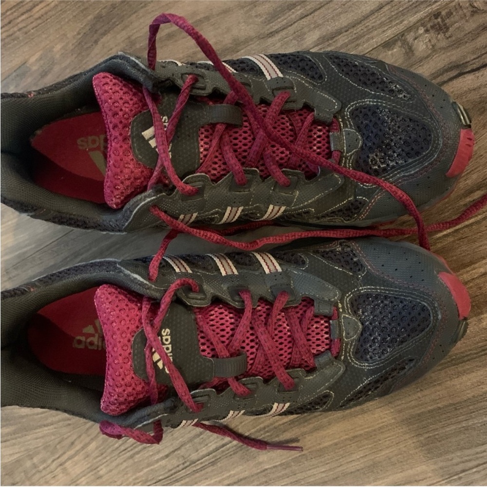 Adidas women’s size 11